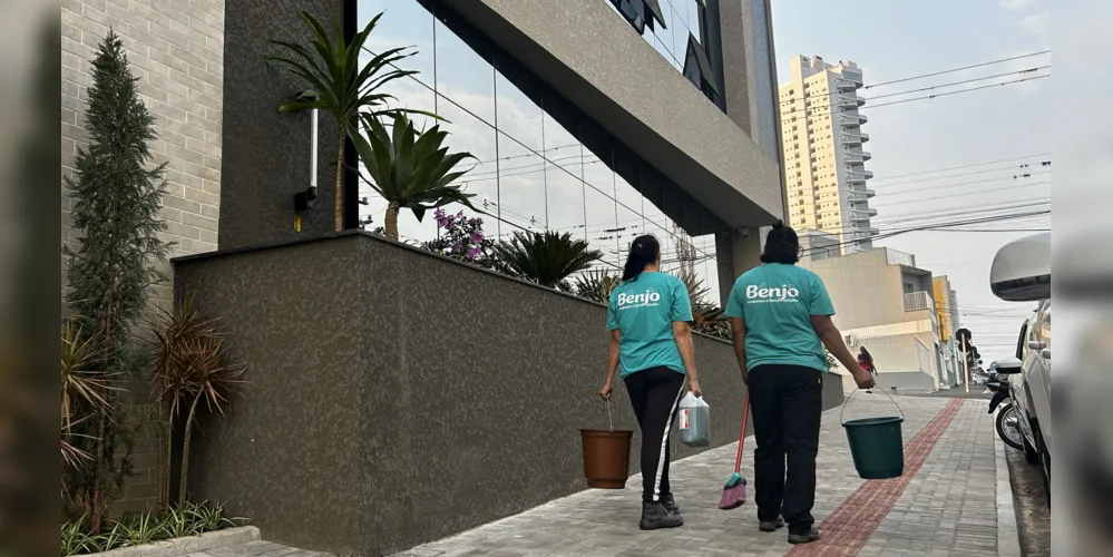 Benjo Limpezas realiza trabalho 'pesado' no pós-obra