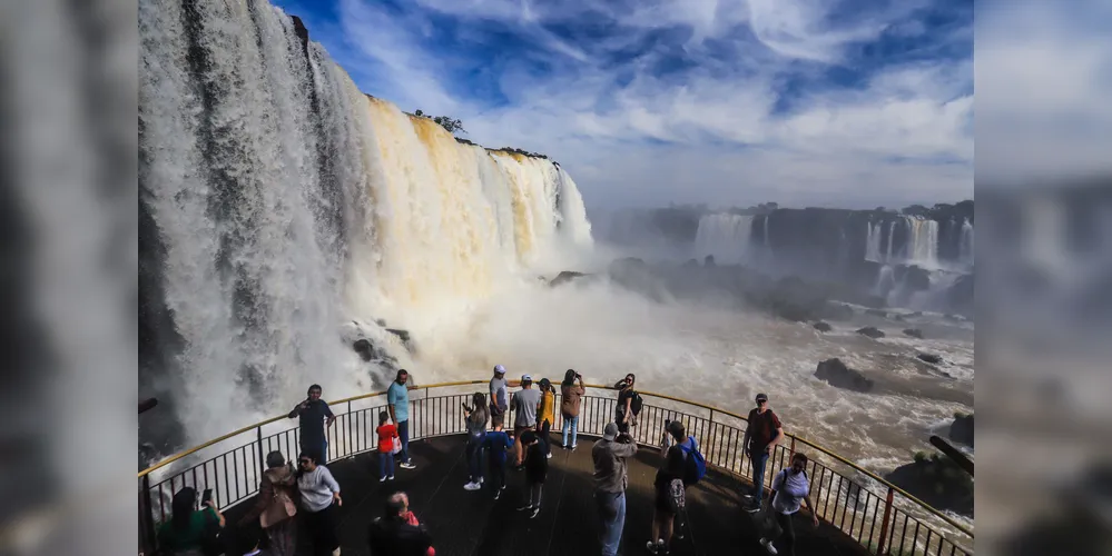 Cataratas do Iguaçu é um dos destinos turísticos mais procurados pelos paranaenses