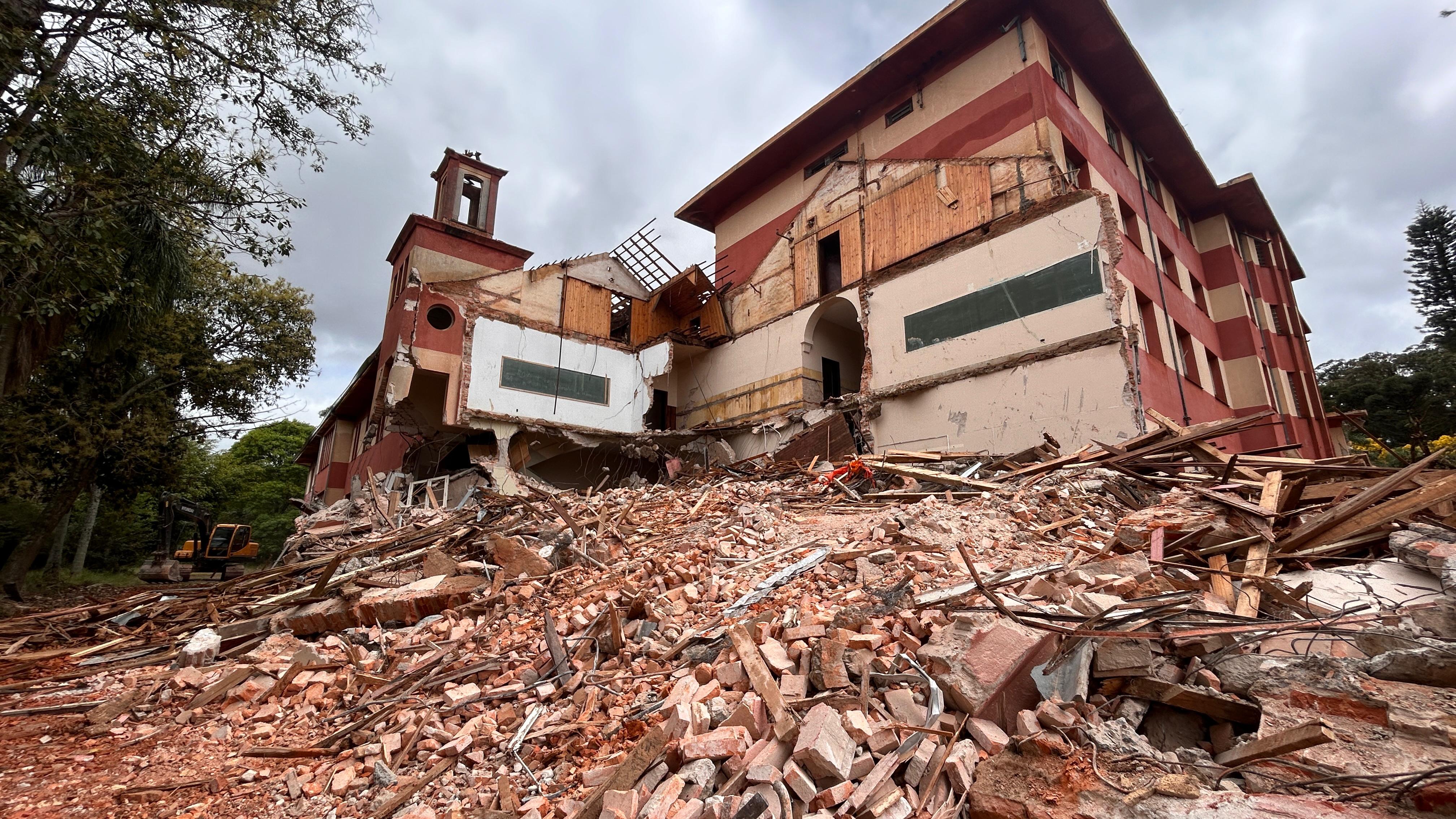 Um novo prédio escolar será construído no lugar do antigo CEEP