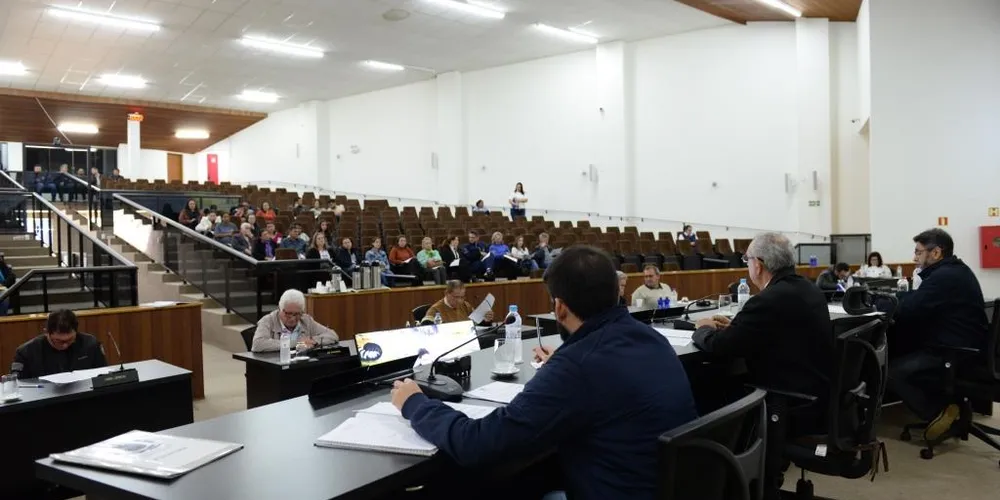 Entre as proposições aprovadas, destacam-se melhorias na infraestrutura urbana