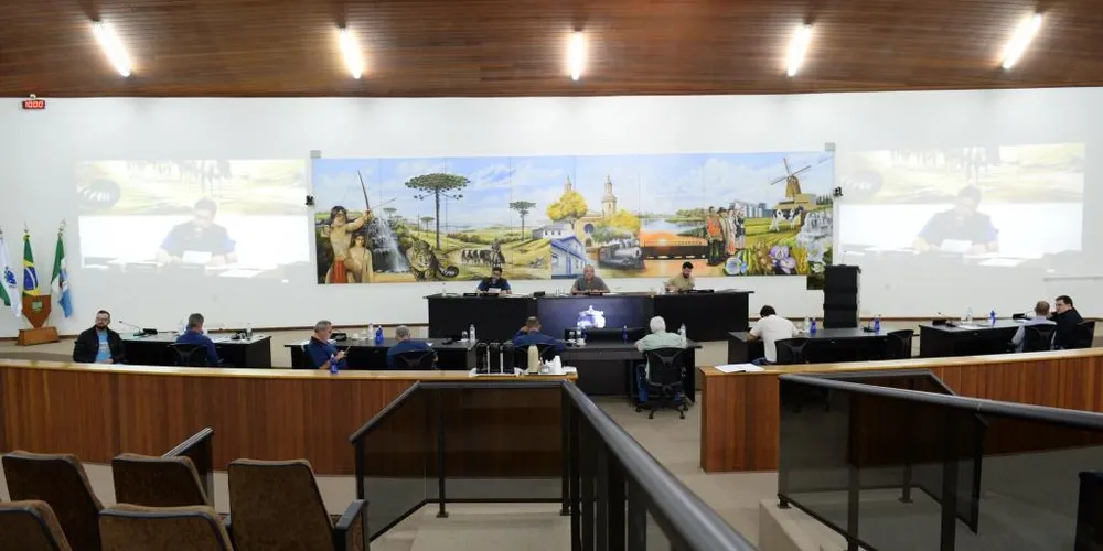 A sessão também aprovou um voto de congratulações à UTI Neopediátrica da Unimed Ponta Grossa