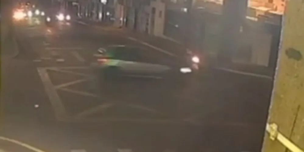 O motociclista, de 29 anos, sofreu ferimentos graves