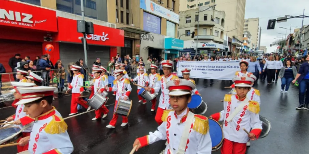 Adiamento foi provocado pelo mau tempo e pelos alertas da Defesa Civil