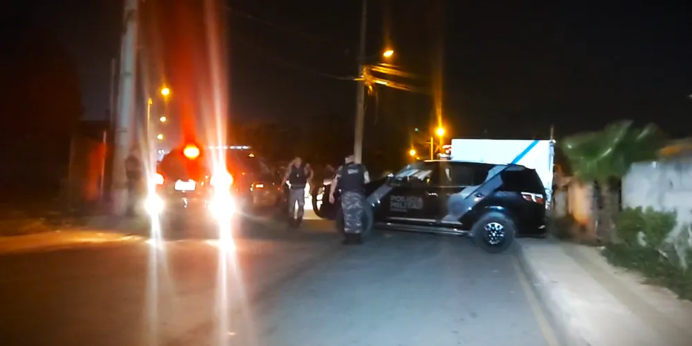 Rua Athaides Grein Taques foi isolada pelas autoridades de segurança