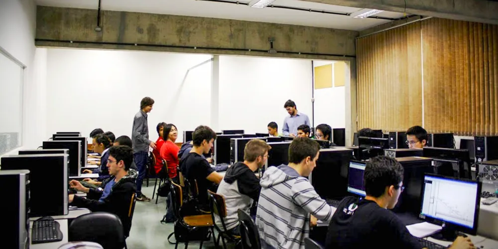 Objetivo é preparar os jovens para atuarem na área de tecnologia e informação