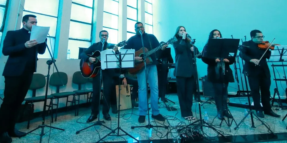 Padre Alvaro está na coordenação do concurso para escolha do hino