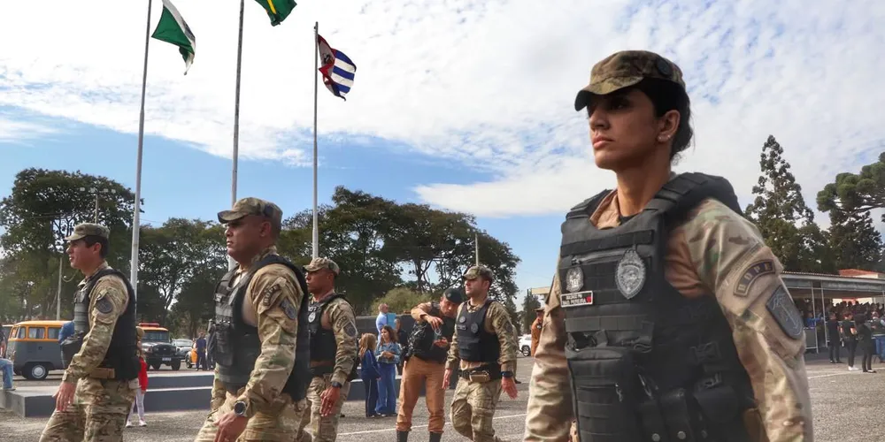 O evento reuniu autoridades militares e civis.