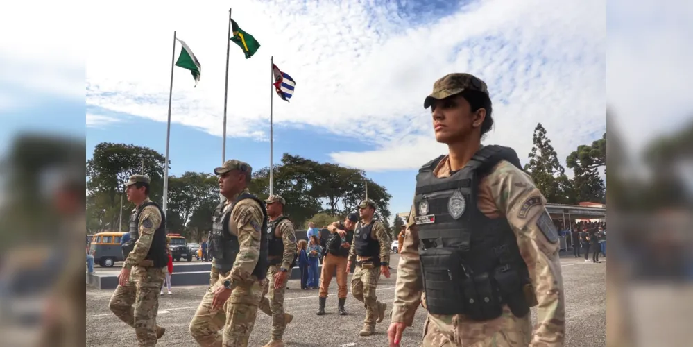 O evento reuniu autoridades militares e civis.