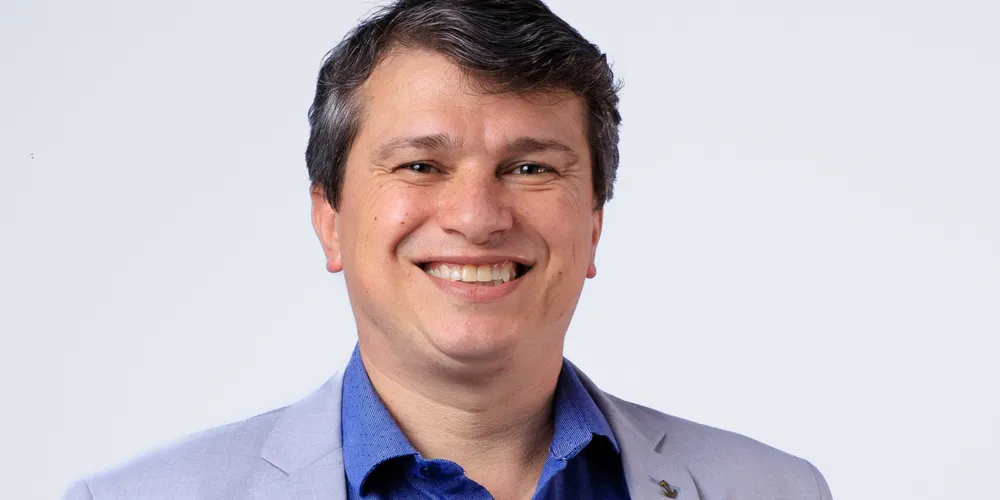 Dr. Magno (Novo) intensifica caminhadas por várias regiões de Ponta Grossa , inclusive, no interior