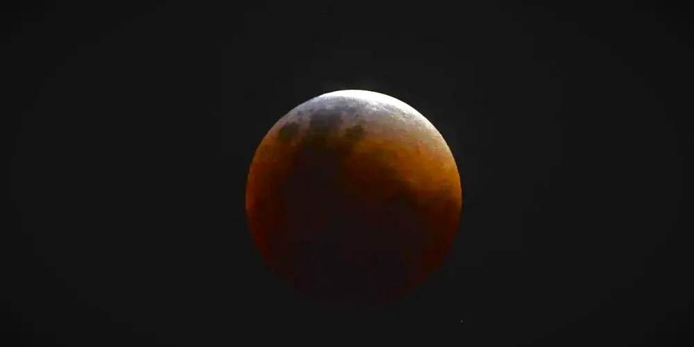 Eclipse poderá ser visualizado a olho nu, em todo o Brasil