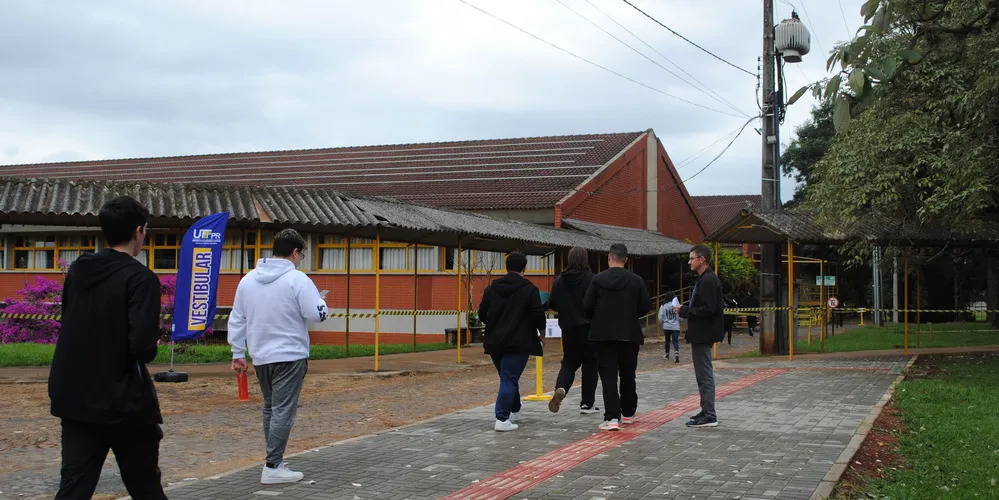 Os cursos de graduação ofertados pela UTFPR são gratuitos.