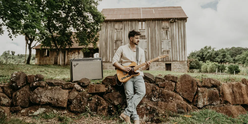 O cantor também prepara o lançamento de “Oi de Ex”