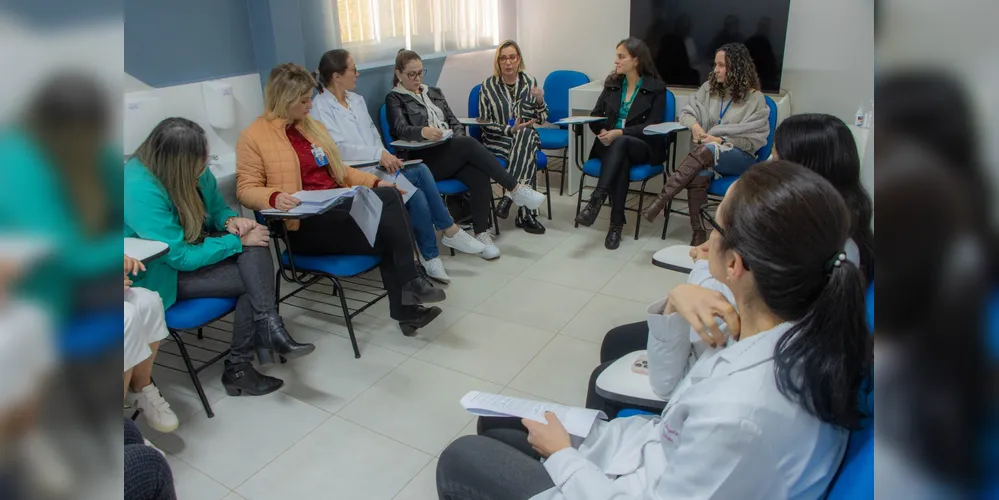 Reunião no Humai entre as equipes do hospital com a equipe da 3ª Regional de Saúde