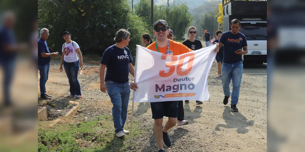 Magno Zanellato (Novo) durante camihada com apoiadores