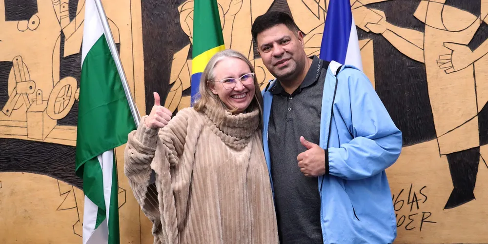 Josi do Coletivo e Ismael Alves dos Santos, conhecido como 'Gueg', na Câmara Municipal