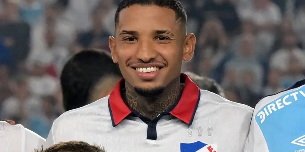 Juan Izquierdo tinha 27 anos e teve um mal súbito durante uma partida