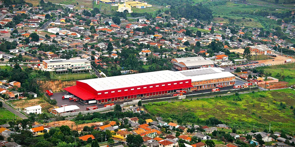 Com 11 lojas na cidade e a Central de Distribuição, empresa gera 600 vagas de emprego diretas no município
