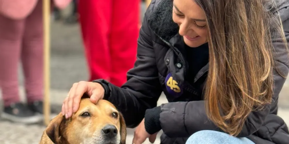 Mabel Canto (PSDB) esteve no Calçadão, nesta segunda-feira (16)