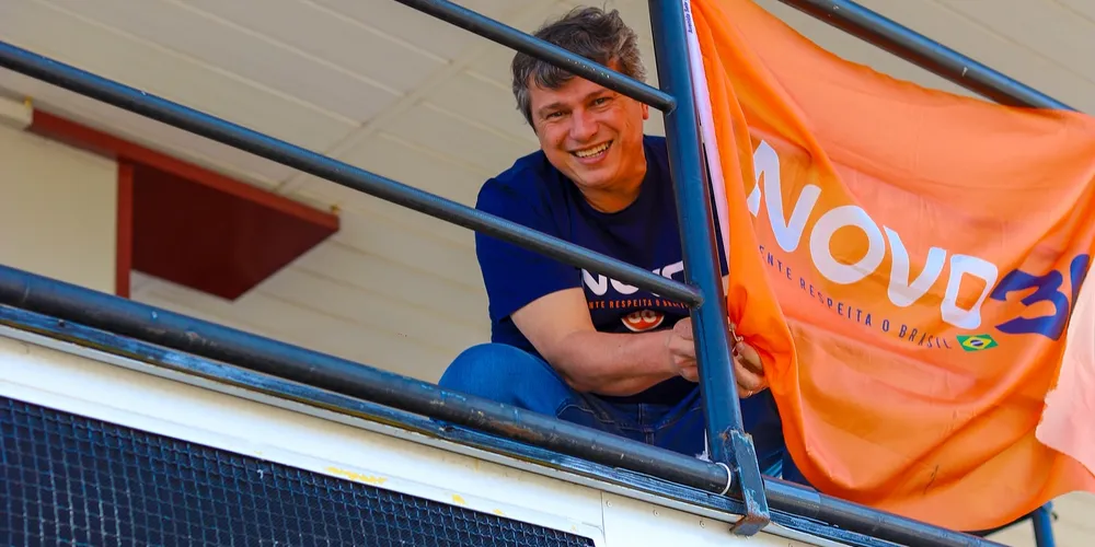 Dr. Magno (Novo) busca dialogar com eleitores pelas ruas da cidade