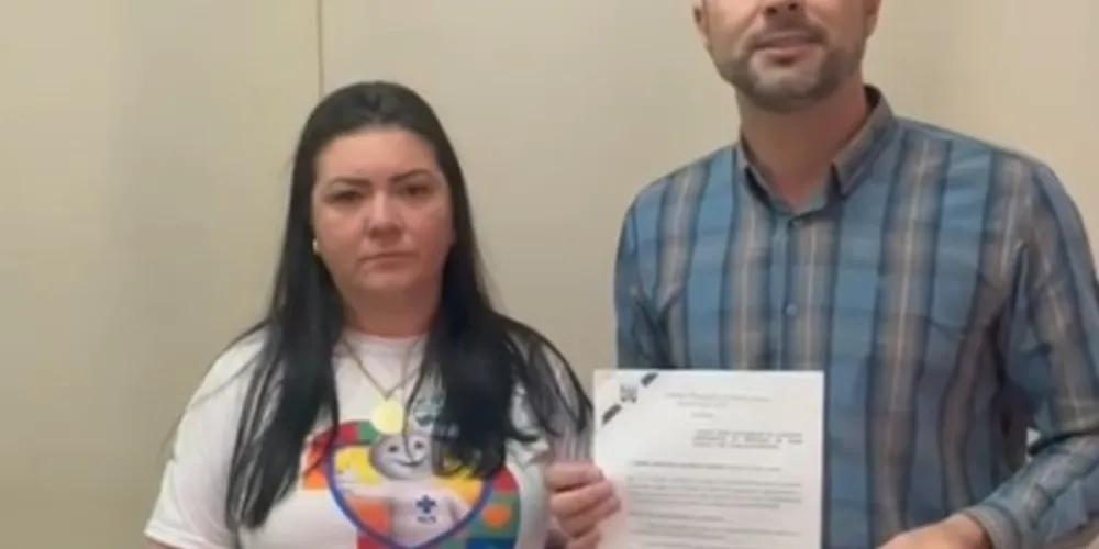 A presidente da Fundação Municipal de Saúde, Priscila Degraf, e Daniel Milla destacam Projeto de Lei