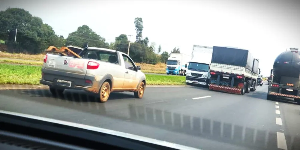 Caminhão tentou empreender fuga da Polícia Rodoviária Federal