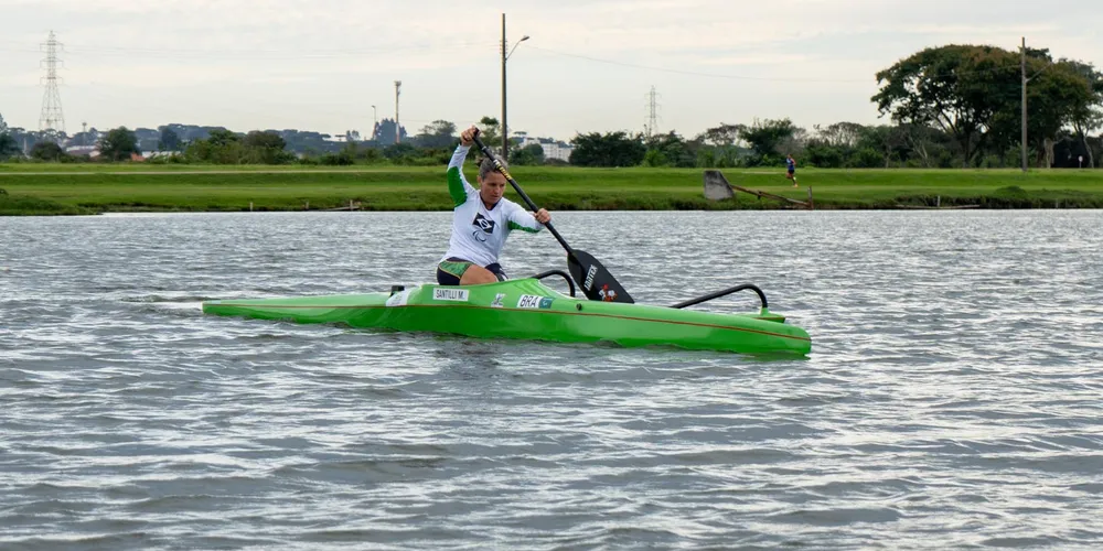 Mari Santili, atleta da paracanoagem