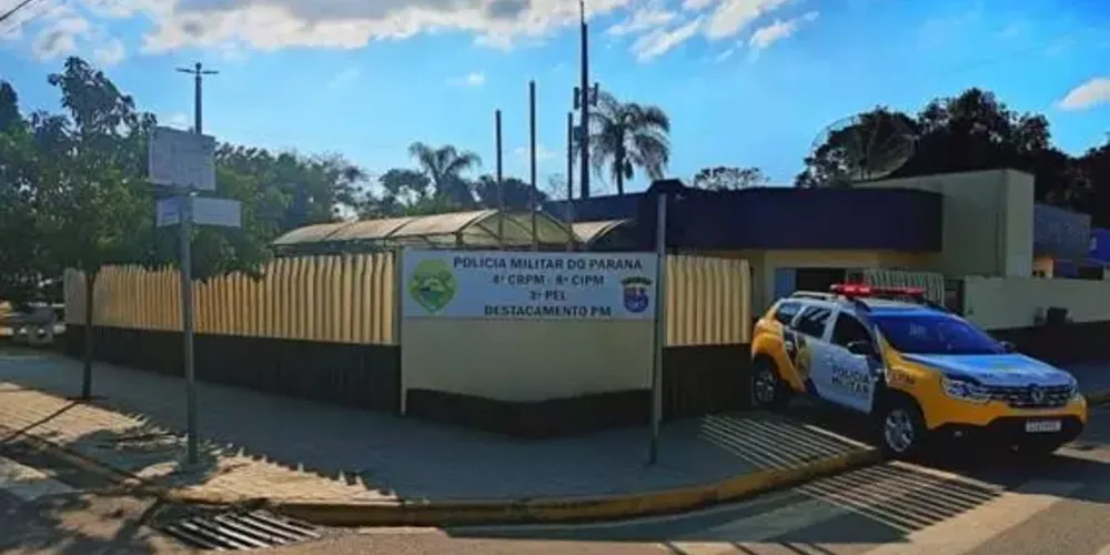 Suspeito foi levado para o destacamento da PM e na sequência para a delegacia