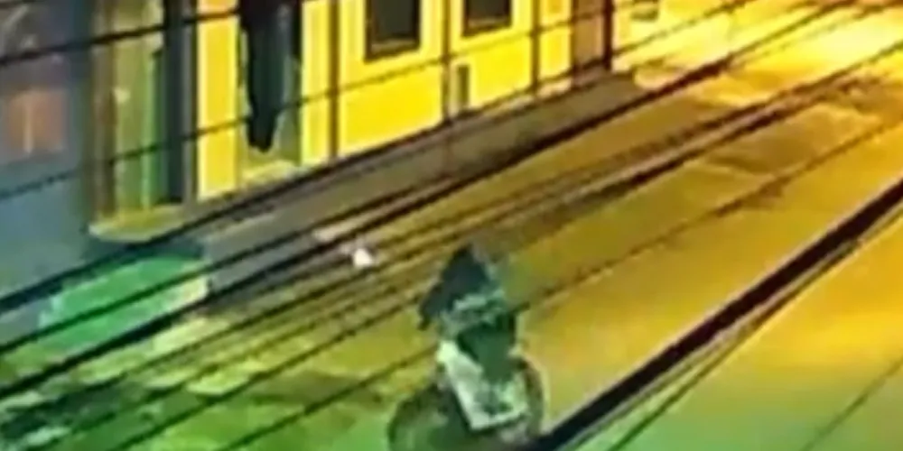 Proprietário da loja deu falta de uma bicicleta da marca Gios Br, de cor rosa