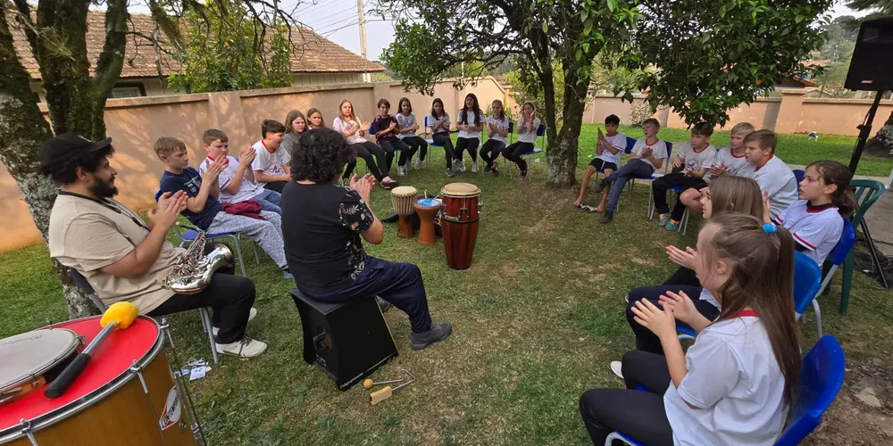 O projeto Ritmando vai levar música e consciência corporal a estudantes de nove municípios do interior paranaense