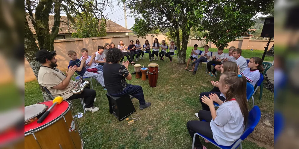 O projeto Ritmando vai levar música e consciência corporal a estudantes de nove municípios do interior paranaense