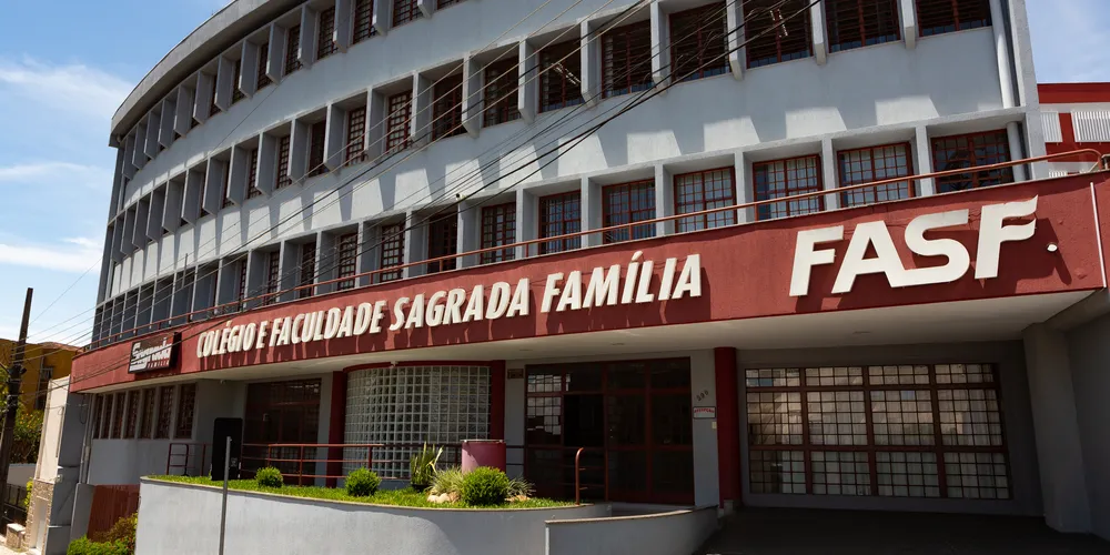 Conheça estrutura Faculdade Sagrada Família