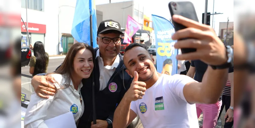 Marcelo Rangel (PSD) durante atividade de campanha no Centro de Ponta Grossa