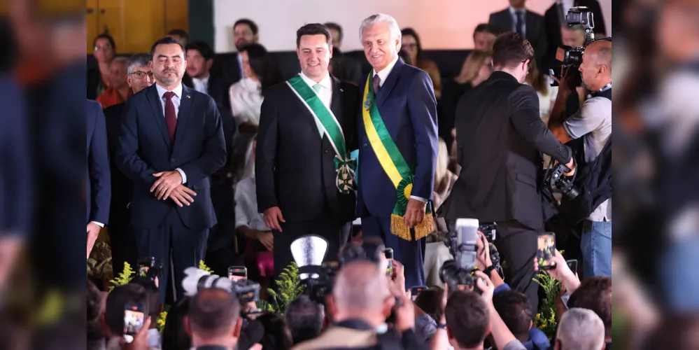 Ratinho Junior recebe a Comenda da Ordem do Mérito de Anhanguera