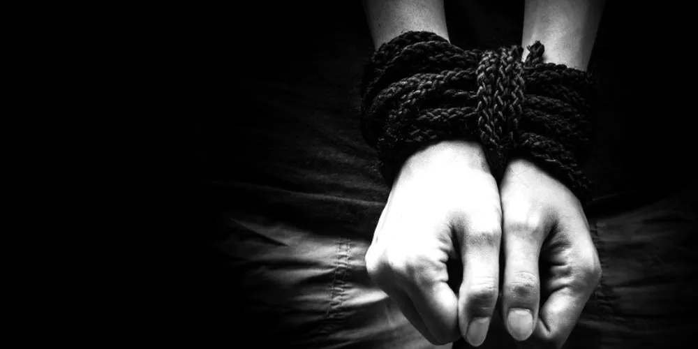 Vítima foi amarrada por um casal e mantida em cárcere