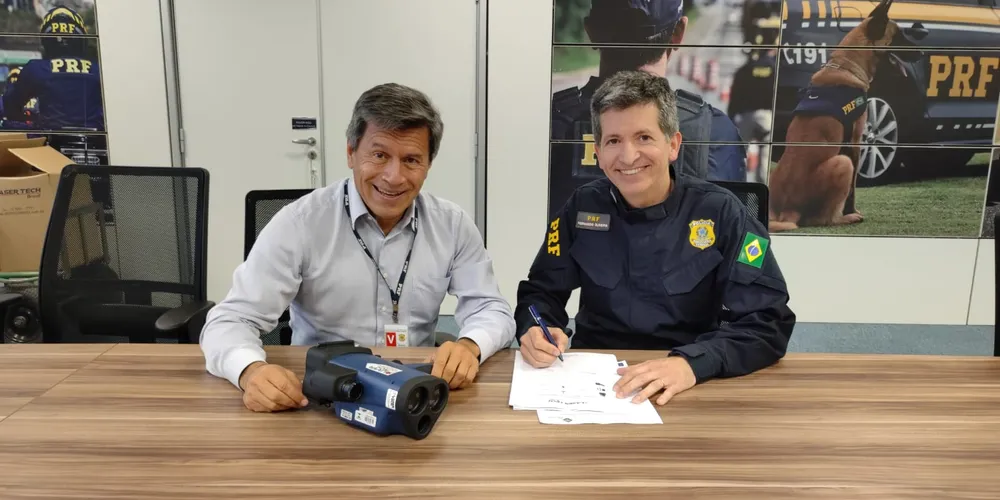A cerimônia de entrega ocorreu na Superintendência da PRF em Curitiba