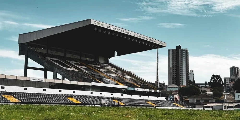 A partida acontece nesta quarta-feira (17), às 21h