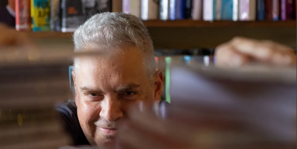 Lançamento faz parte da turnê do autor pelo Sul do Brasil