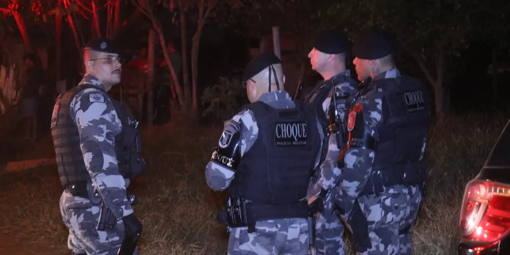 Pelotão de Choque da Polícia Militar esteve no local para acompanhar a ocorrência
