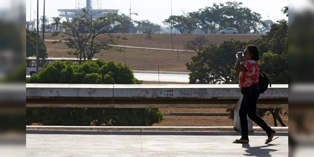 Inmet emite alerta de baixa umidade para 15 estados e o DF