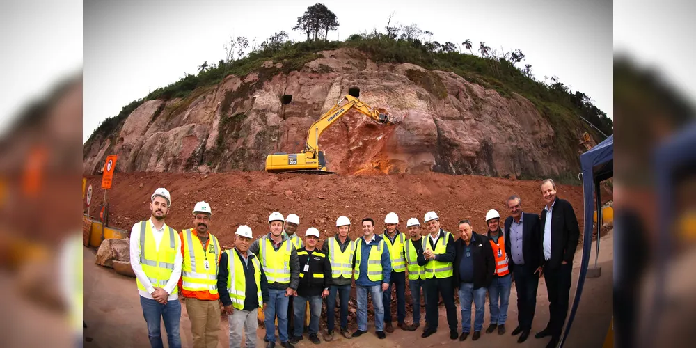 Lideranças do Estado estiveram acompanhando as obras no Município