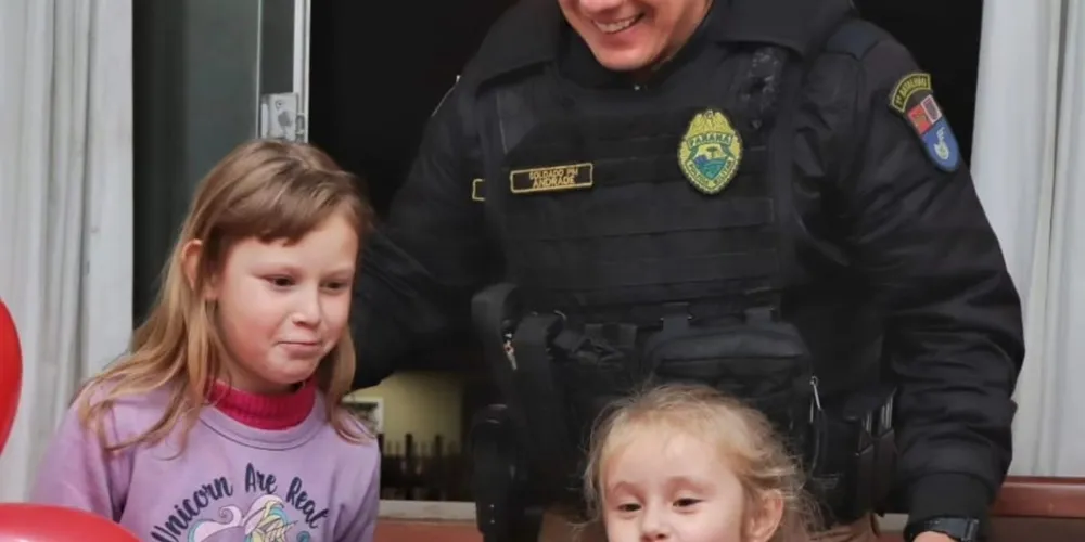 A menina solicitou para que o Soldado Andrade comparecesse até sua casa para realizar a surpresa