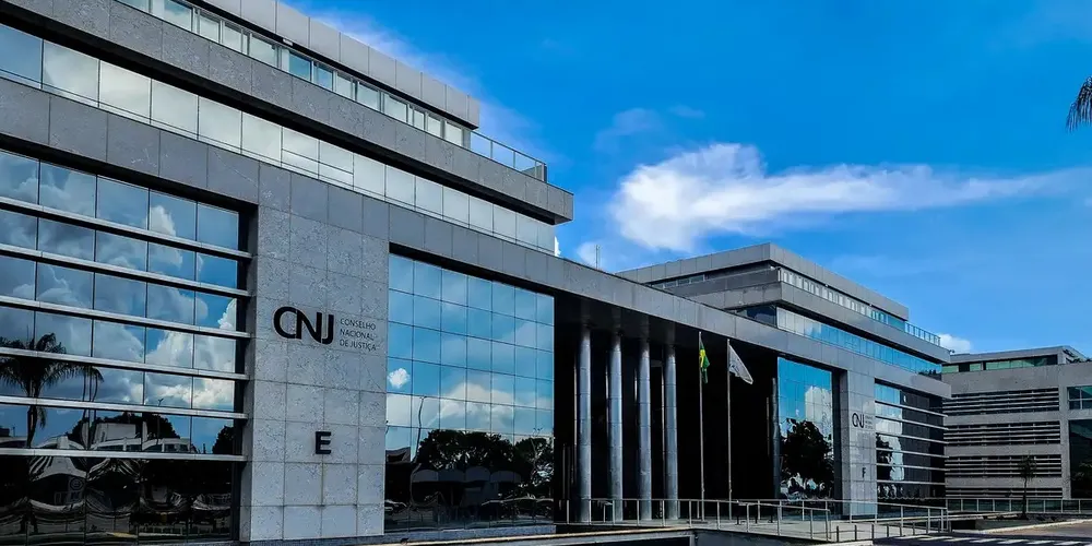 O Conselho Nacional de Justiça (CNJ) determinou o afastamento do desembargador.