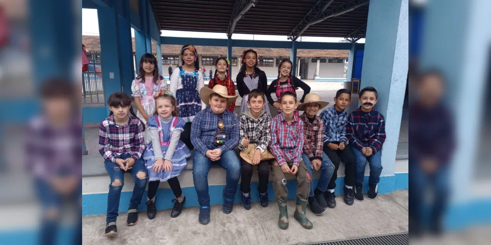 O projeto culminou com os alunos se fantasiando a caráter e realizando a apresentação da quadrilha na quadra da escolar