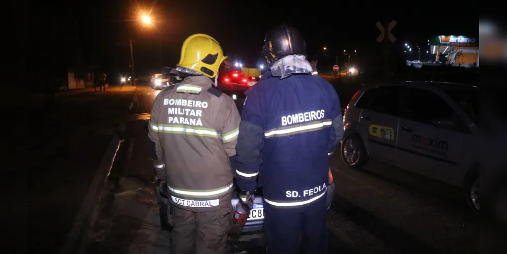 Corpo de Bombeiros foi ao local, mas condutor do veículo já havia controlado as chamas