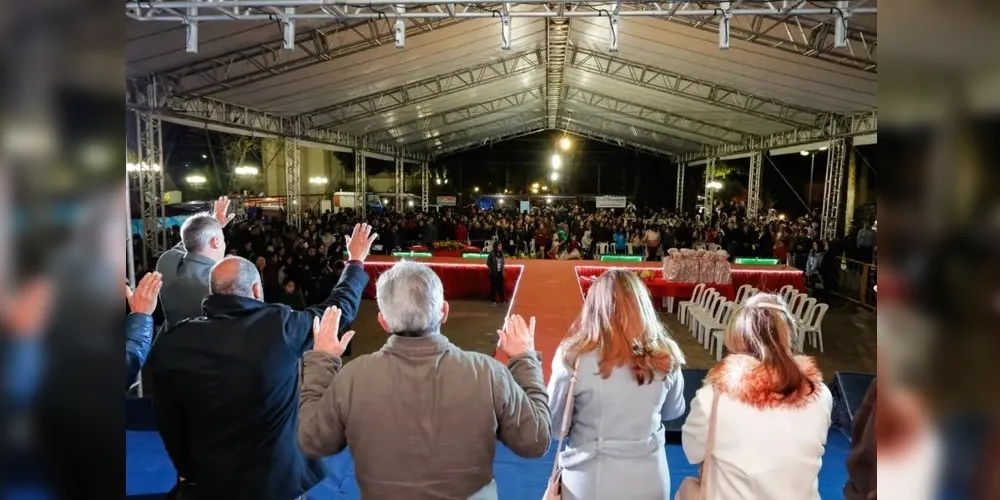 O evento, que homenageia a rica cultura agrícola da região, promete dois dias de muita fé, diversão e entretenimento.