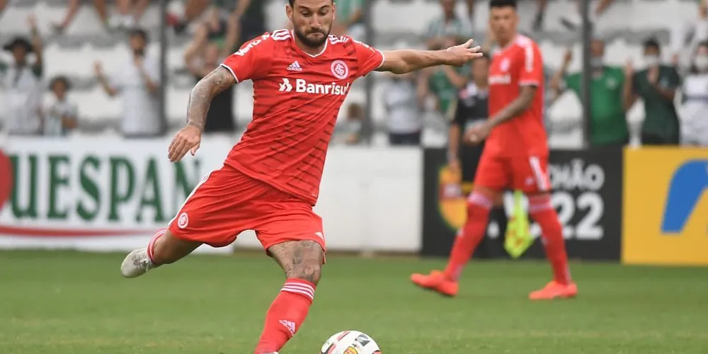 Caso o acordo seja concretizado, o jogador chega para fazer parte do elenco que disputa a Série B do Campeonato Brasileiro