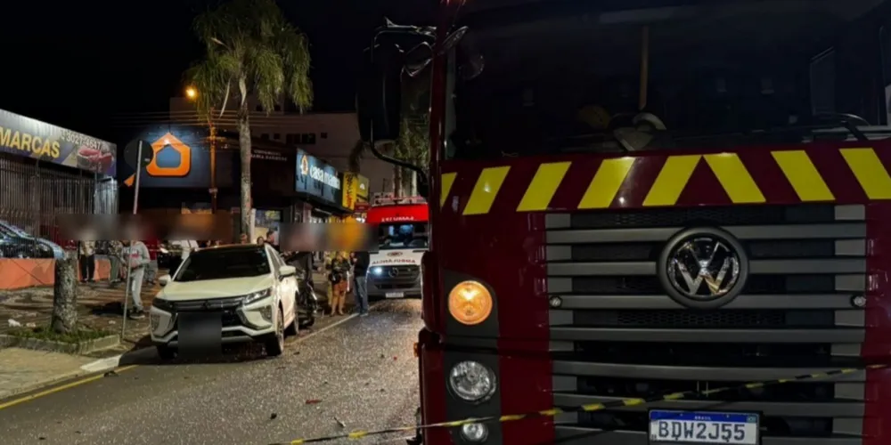 Equipes seguem no local prestando atendimento