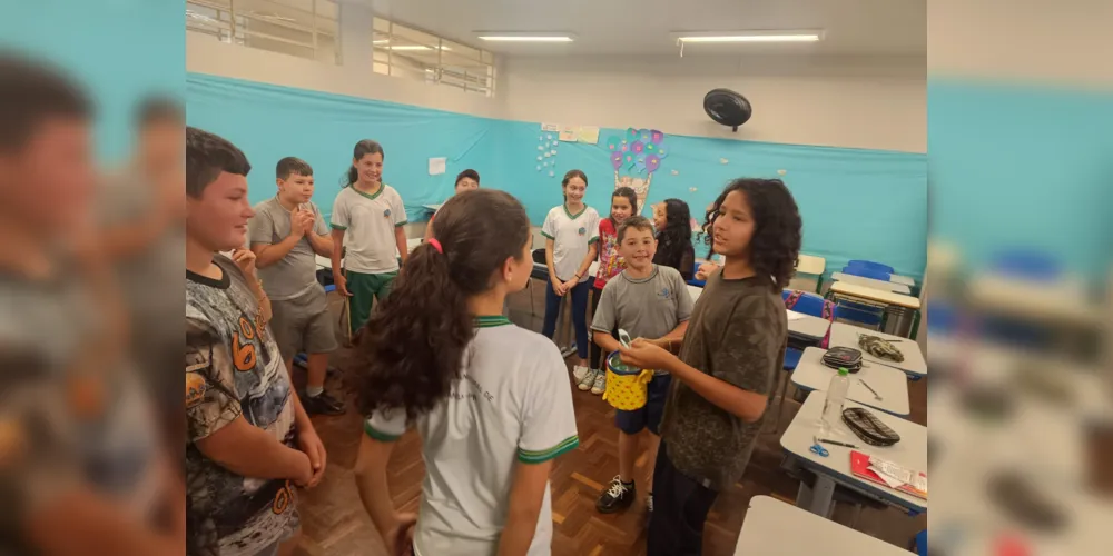 A proposta estimulou a cooperação entre os alunos e auxiliou na retomada das atividades em sala