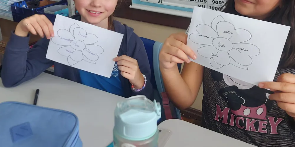 As atividades envolveram ações práticas que exploraram a criatividade e a convivência entre os alunos