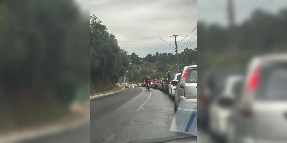 Congestionamento na Estrada Municipal Sebastião Bastos